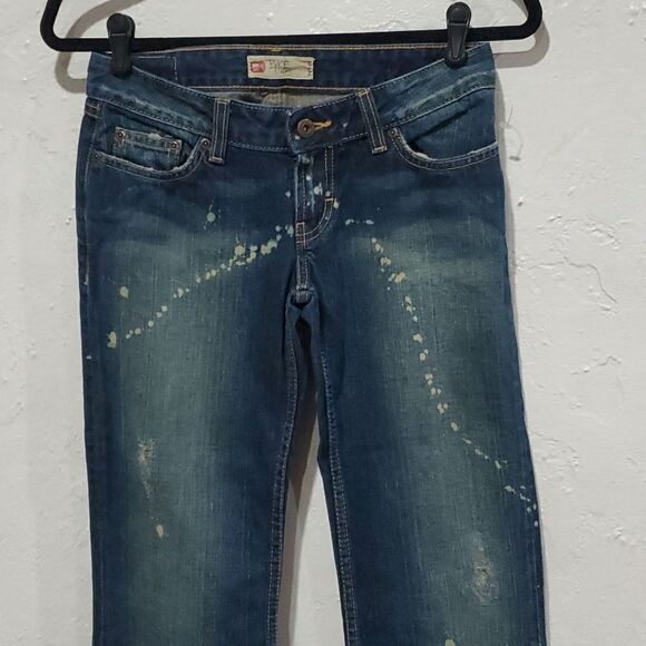 BKE Y2K Low Rise Boot Cut Star Jeans with Cool Bleach Splatters Size 26 or 2 - Picture 3 of 10